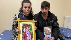 Çocuklarını Kovid-19 nedeniyle kaybeden aile aşı çağrısı yaptı