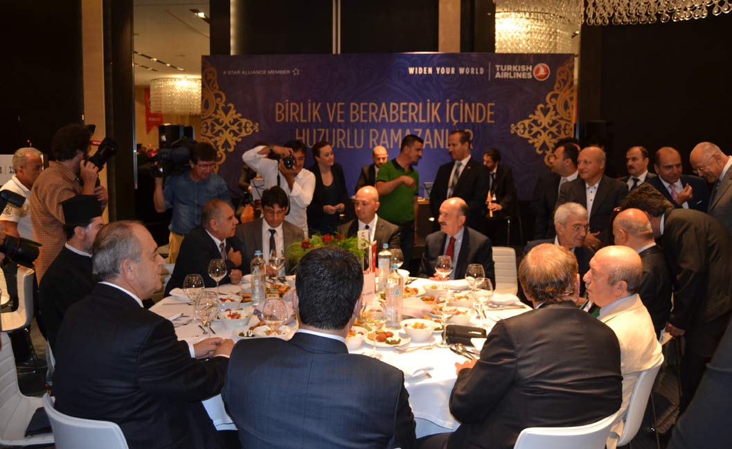 SELANİK’TEKİ TÜRK HAVA YOLLARI’NIN İFTARINDA, BİRLİK BERABERLİK MESAJLARI VERİLDİ