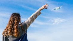 Τέλος oι μάσκες στους εξωτερικούς χώρους 