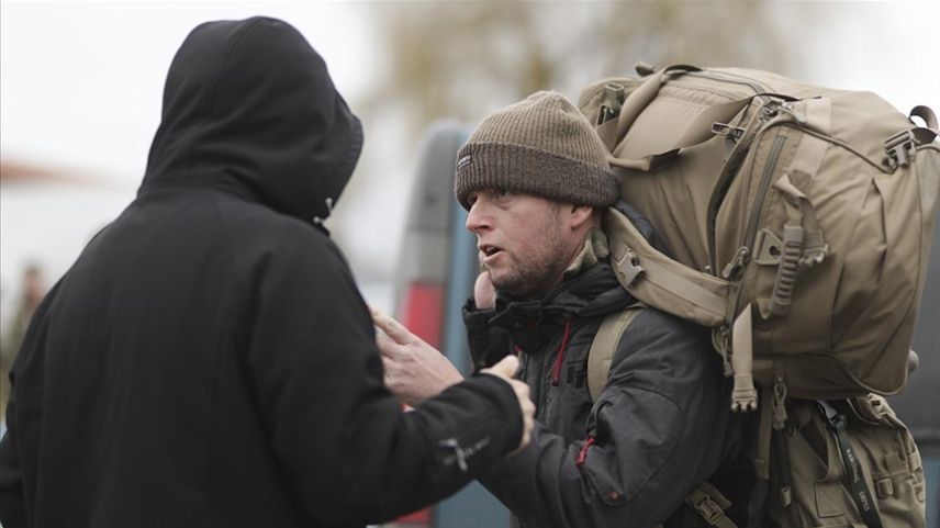 Ukrayna için savaşmak isteyen savaşçılar sınırı geçti