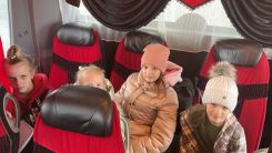 Savaşın ortasında kalan 4 kardeş, Türk otobüs şoförü sahip çıktı