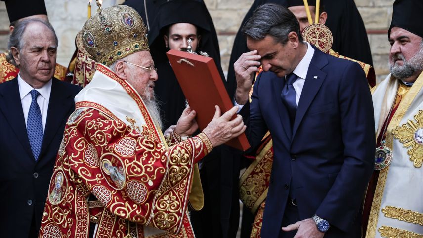 Miçotakis, Fener Rum Patrikhanesi'nde ayine katıldı