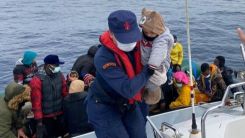 Yunanistan'dan geri itilen 36 düzensiz göçmen kurtarıldı