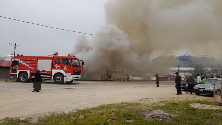 Dimetoka'da yangın: Soydaşın kaldığı ev kül oldu