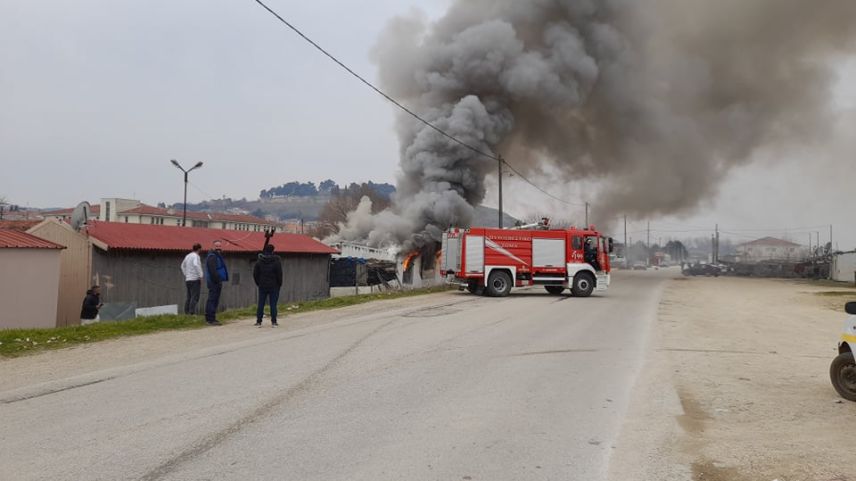 Dimetoka'da yangın: Soydaşın kaldığı ev kül oldu