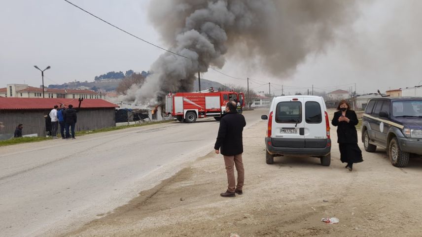 Dimetoka'da yangın: Soydaşın kaldığı ev kül oldu