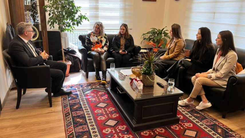 BTAYTD Kadınlar Kolu yönetimi Başkonsolos Ömeroğlu'nu ziyaret etti