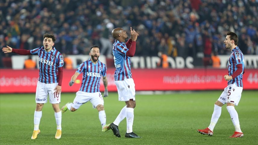 Süper Lig'de Trabzonspor liderliğini sürdürdü