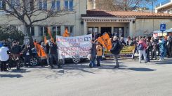 İşçi ve memurlar 24 saatlik genel greve gitti