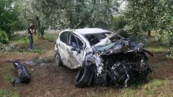 Ağaca saplanan aracın 33 yaşındaki sürücüsü öldü