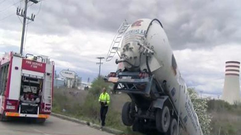 Gümülcine’de LPG tankeri kamyonla çarpıştı