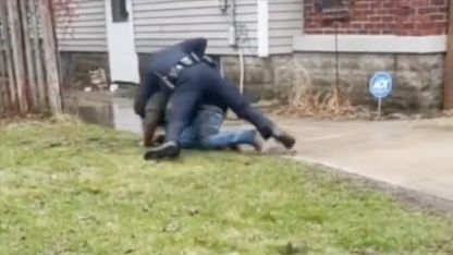 Polisin siyahi bir genci başından vurarak öldürmesi tepkilere neden oldu