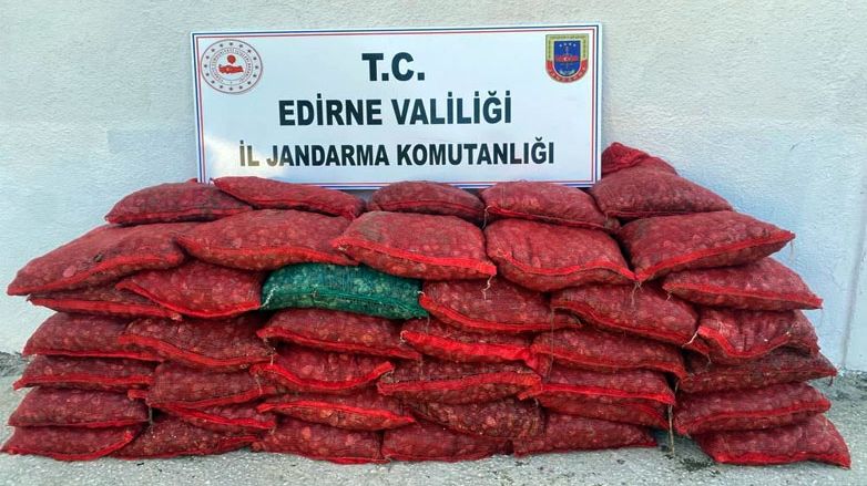 Yunanistan’a getirilmek istenen 750 kilo kaçak midye ele geçirildi