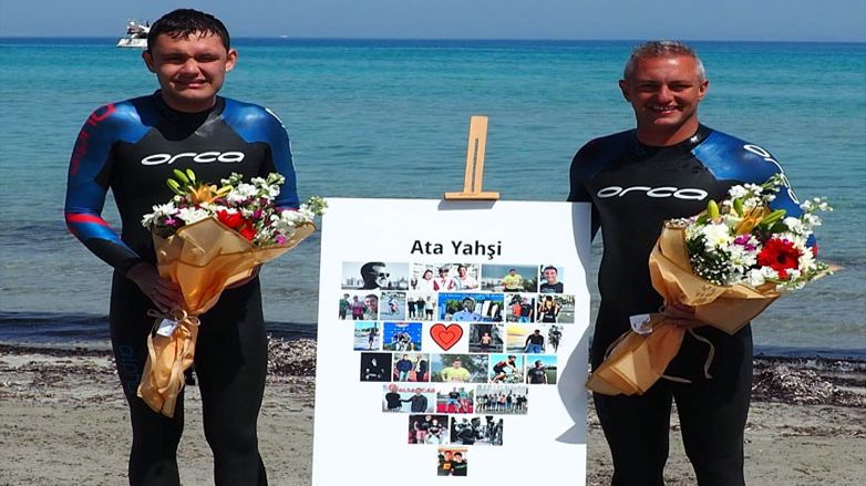 Otizmli sporcu, Yunanistan'dan Türkiye'ye yüzerek ilki başardı