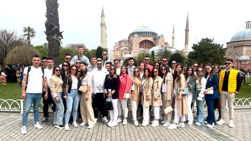 GAT Atina Şubesi İstanbul’a kültür gezisi düzenledi