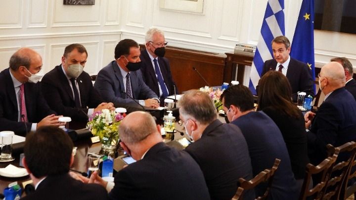 Miçotakis: Komşu ülkeler bize dayılanıyor