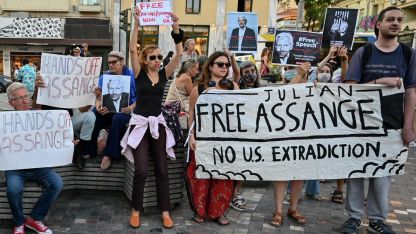 Wikileaks'in kurucusu Assange'e Atina'da destek eylemi