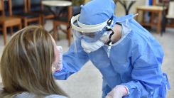 Yunanistan'da yeni vakalar üç kat arttı