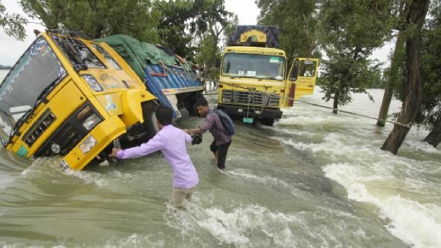Şiddetli yağışların yol açtığı sellerde ölü sayısı 68’e çıktı
