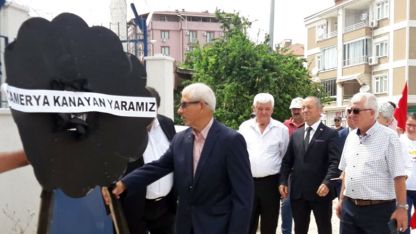 Yunanistan Konsolosluğuna siyah çelenk bırakıldı