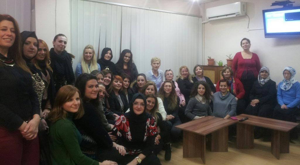 DEB Partisi Gençlik Kolu’ndan Çay Gecesi