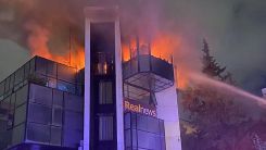 Real News gazetesine saldırı: Patlamada yangın çıktı