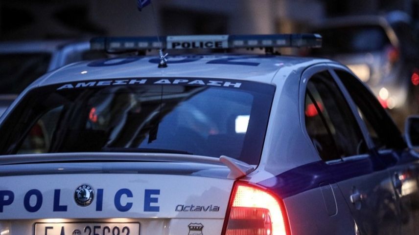 Kendisinden boşanmak isteyen eşini öldürdü