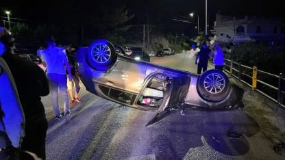 Xanthipi’de araba ters döndü, iki kişi yaralandı