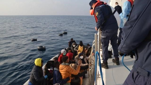 Göçmenleri taşıyan tekne battı: 47 kişi kayıp