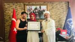 Yunanistan vatandaşı Emilia Türkiye'de Müslüman oldu