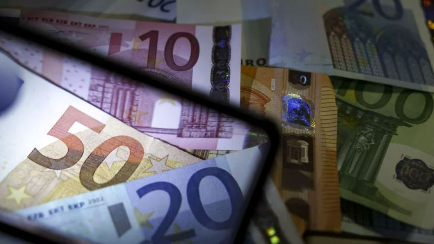 Πρώτη επίσημη επιβεβαίωση για έκτακτο επίδομα 200 ευρώ
