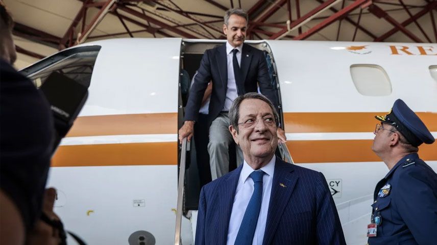 Yunanistan, GKRY'e EMB-135 hediye etti