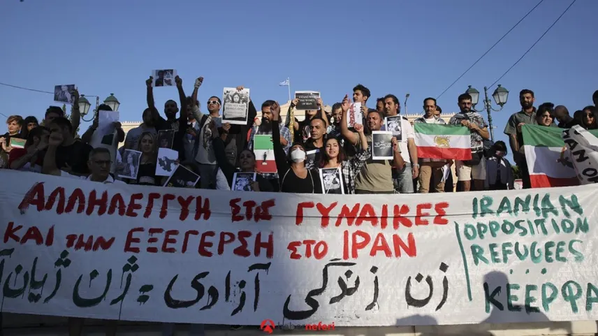 Mahsa Emini'nin ölümü Atina'da protesto edildi