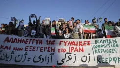 Mahsa Emini'nin ölümü Atina'da protesto edildi