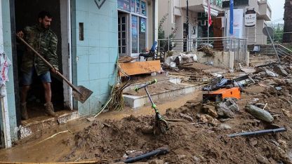 Girit Adası'nda sel felaketi: 1 ölü, 3 kayıp