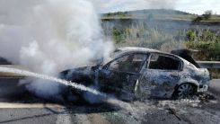 Feci kaza: Aracın içinde yandılar