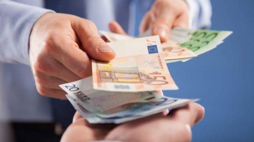 200 ευρώ επίδομα σε ανέργους για 12 μήνες