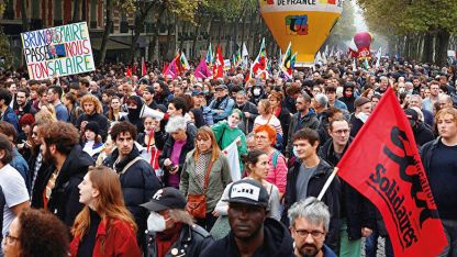 Ekonomik durum tehlikeli noktada: Dört Avrupalıdan biri geçim sıkıntısı yaşıyor