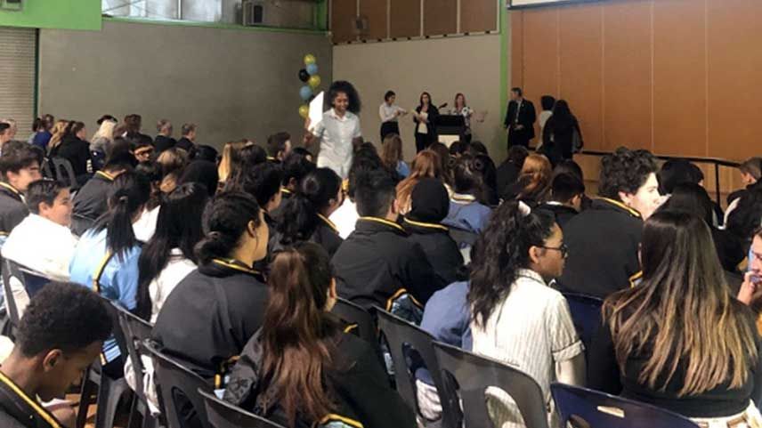 Hz. Muhammed'e hakaret içeren karikatürün gösterildiği sınıftaki Sara Ammar: Sınıfta duramadım