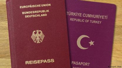 Almanya Türklere çifte vatandaşlık için düğmeye bastı