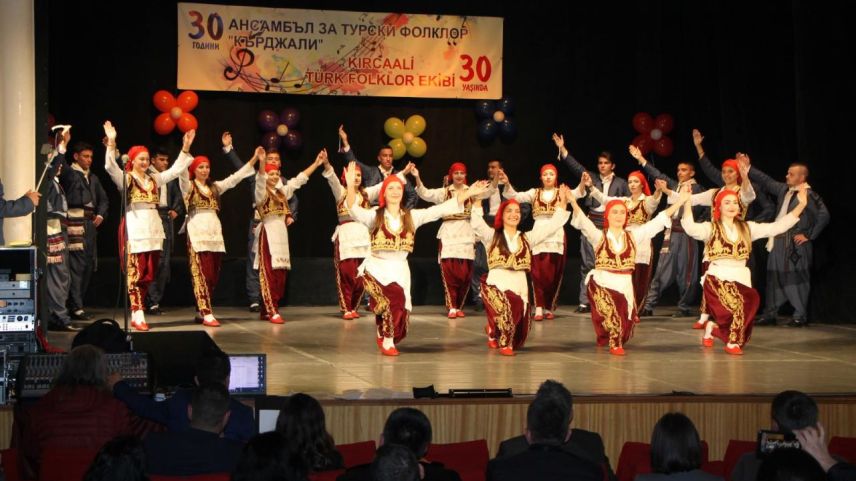 Kırcaali folklor ekibi 30’uncu yıl dönümünü kutladı
