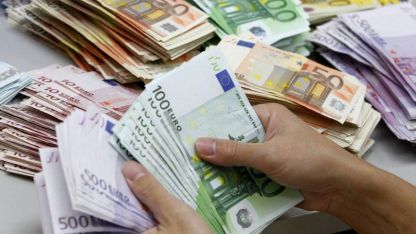 Eπίδομα Χριστουγέννων: Ποιοι θα πάρουν 500 ευρώ