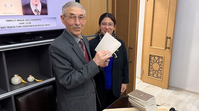  Emekli Öğretmen - Yazar Tevfik Hüseyinoğlu'nun yeni kitabı tanıtıldı