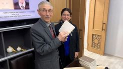  Emekli Öğretmen - Yazar Tevfik Hüseyinoğlu'nun yeni kitabı tanıtıldı