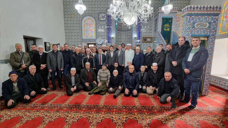 Başkonsolos Aykut Ünal, İskeçeli soydaşlarla kucaklaştı