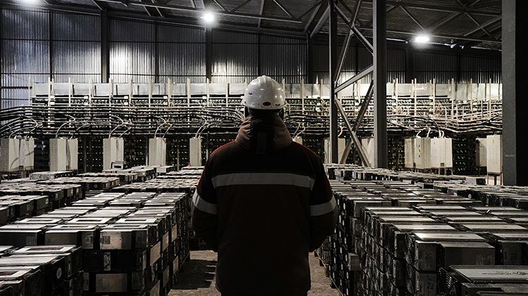Kazakistan'da dünyanın en büyük kripto para madenlerinden biri görüntülendi