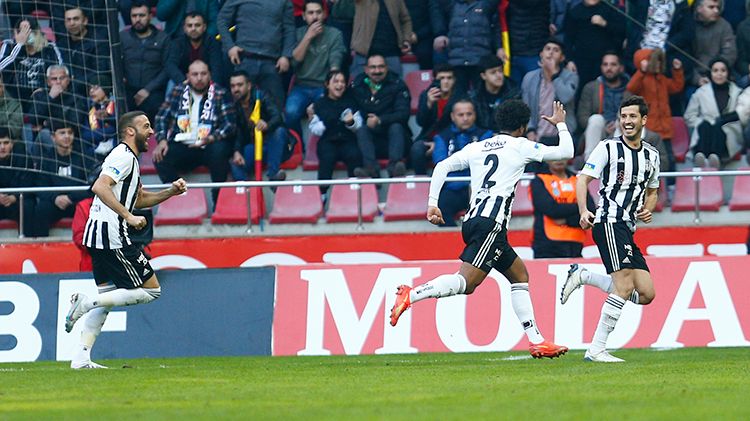 Beşiktaş, deplasmandan 3 puanla döndü
