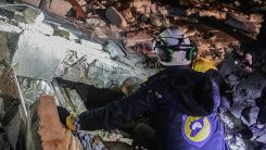 Suriye'de depremde en az 427 kişi öldü, yüzlerce kişi yaralandı