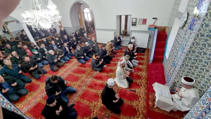İskeçe’de depremde hayatını kaybedenler için dua ve gıyabi cenaze