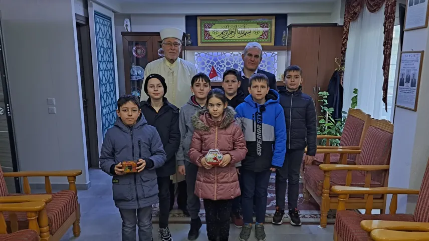 Payamlar gençlerinden örnek davranış